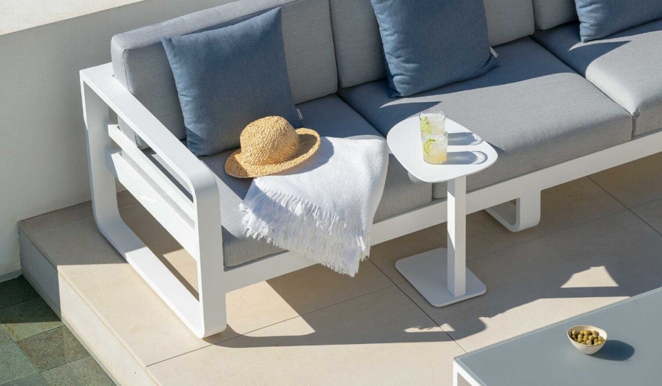 gardentrend-jati-and-kebon-reno-ulogarnitura-szofa-white