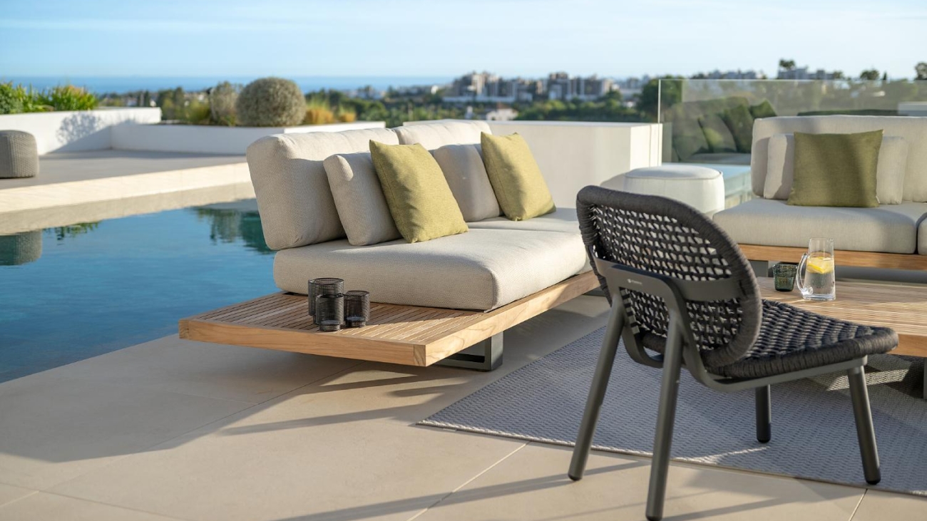 gardentrend-jati-kebon-truro-ulogarnitura-charcoal-vilagos-parnaval-skate