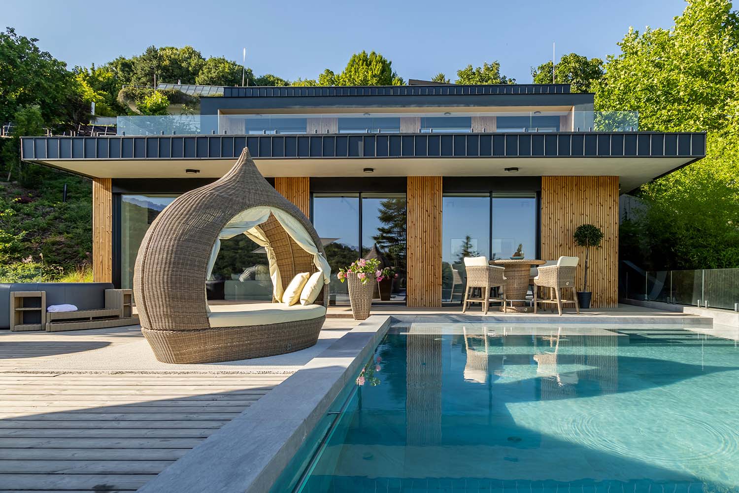 Domus Ventures Eye Catcher lounge prémium kertibútor